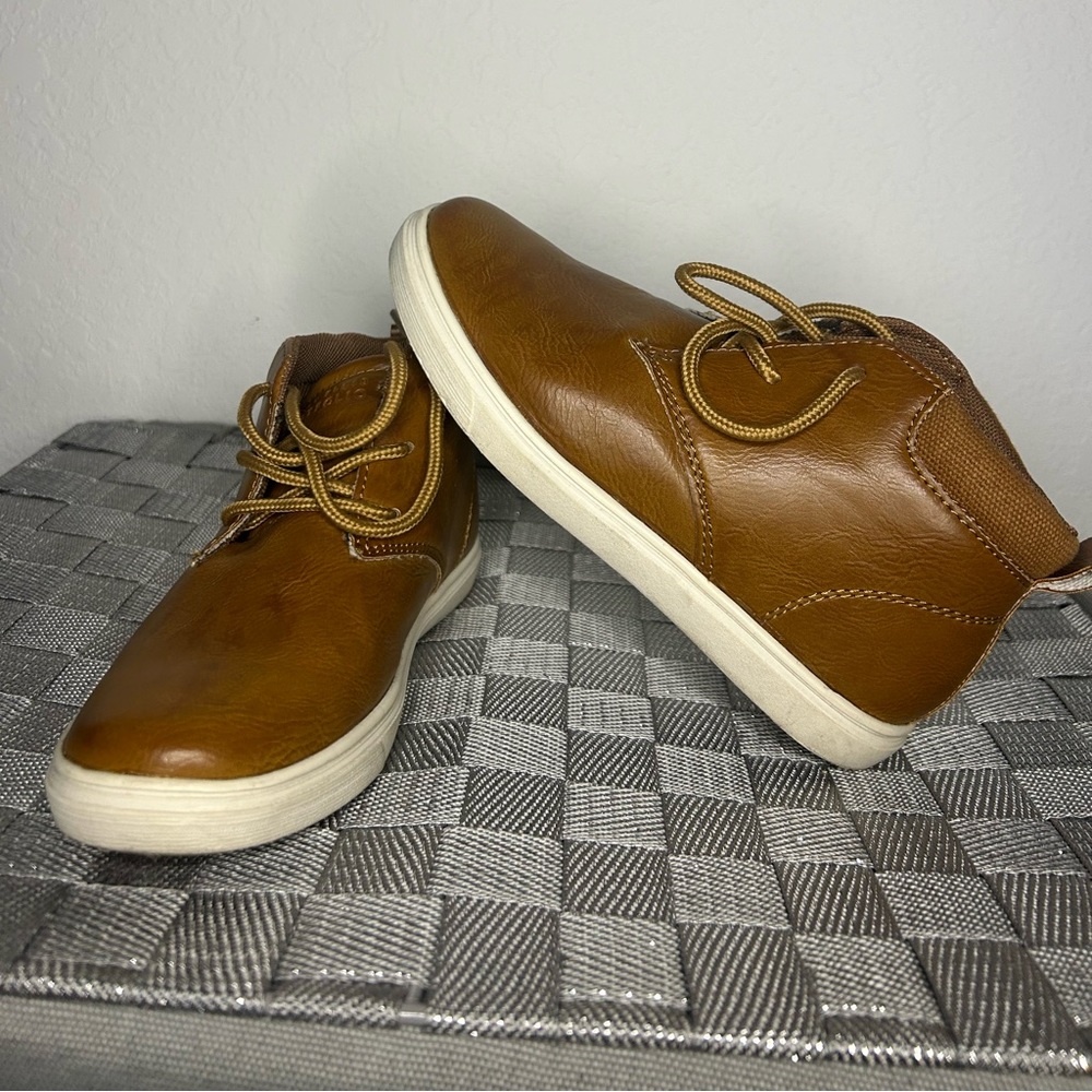 Perry Ellis boys shoes